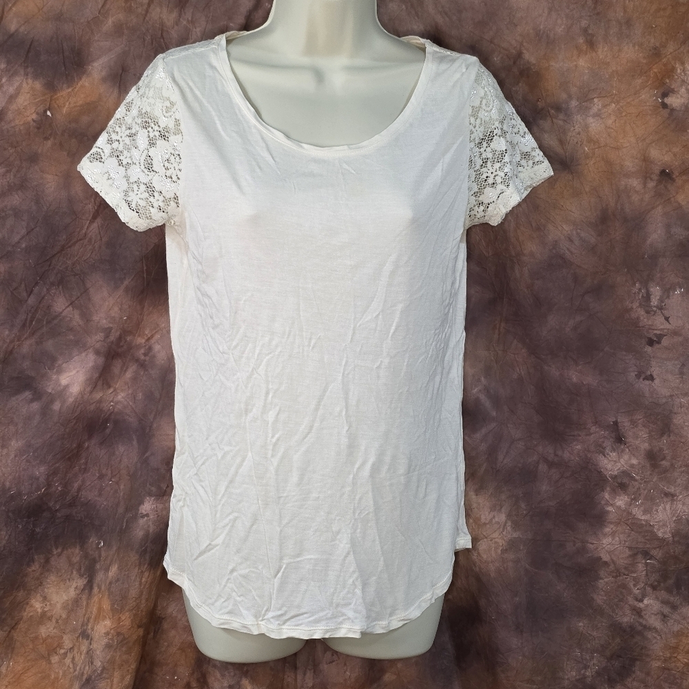 Forever 21 Tee Lacy Crochet Short Sleeve Crew Neck Ivory Cream M